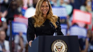 Beyoncé da el último impulso a la candidatura de Harris en un mítin centrado en el aborto