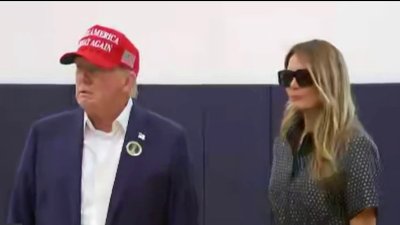 Expresidente Trump vota en Palm Beach acompañado de Melania