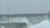 Muelle de Ocean Beach vuelve a sufrir los embates del oleaje y pierde otro pilar