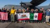 Bomberos mexicanos llegan a Los Ángeles para combatir los incendios forestales