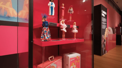 Exhibición de Barbie muestra su impacto cultural