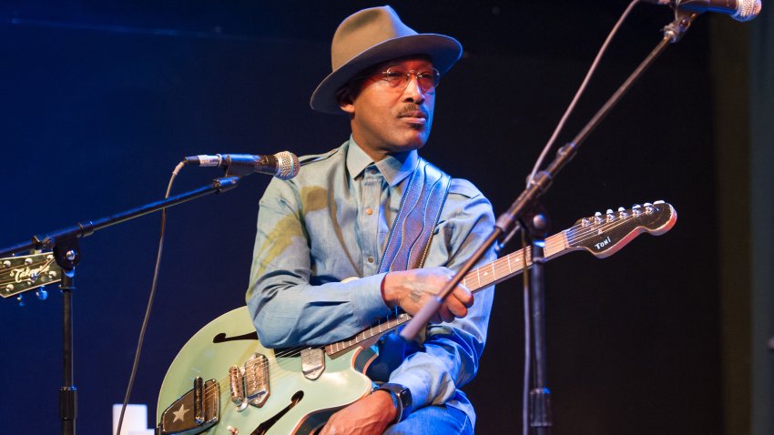 OAKLAND, CA – MAY 12:  D’Wayne Wiggins performs at the GRAMMY Pro Songwriters Summit at The Uptown on May 12, 2016 in Oakland, California.  (Photo by Steve Jennings/WireImage)