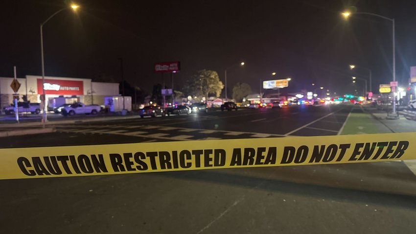 Mueren 4 personas tras tiroteo en Stockton