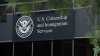 Juez federal bloquea políticas migratorias de USCIS y brinda alivio a millones de inmigrantes