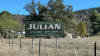 El turismo en Julian está en auge durante la intensa temporada navideña