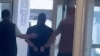 Liberan bajo fianza a pastor venezolano arrestado por ICE en aeropuerto de Texas