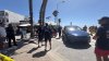 Un auto irrumpe en el paseo marítimo de Pacific Beach y arrolla a una persona