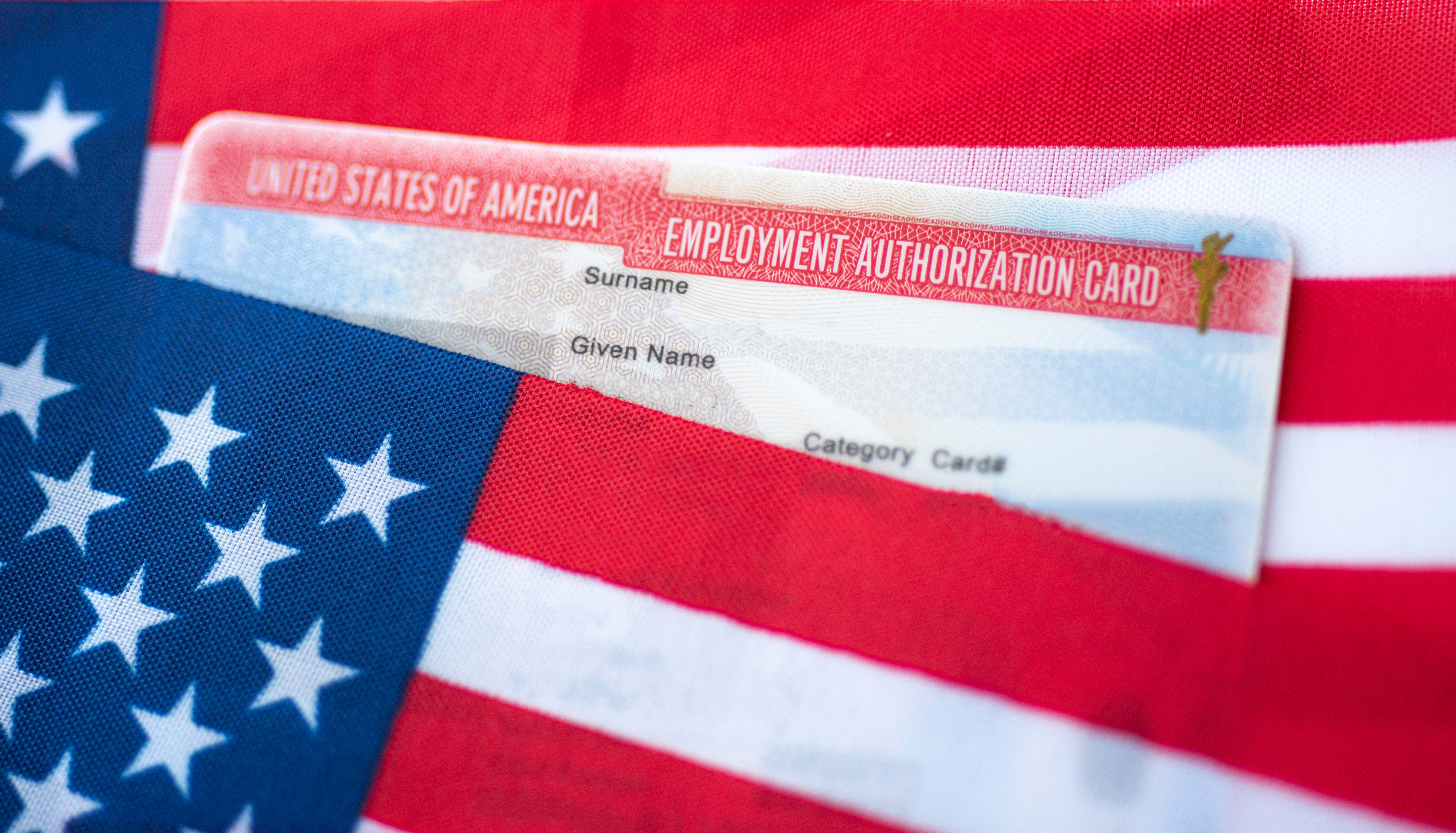 ¿Tienes permiso de trabajo? USCIS hace definitiva la eliminación de extensiones automáticas